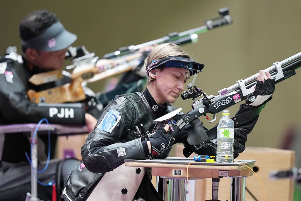 Trägt die deutsche Fahne bei der Paralympics-Schlussfeier in Tokio: Natascha Hiltrop.