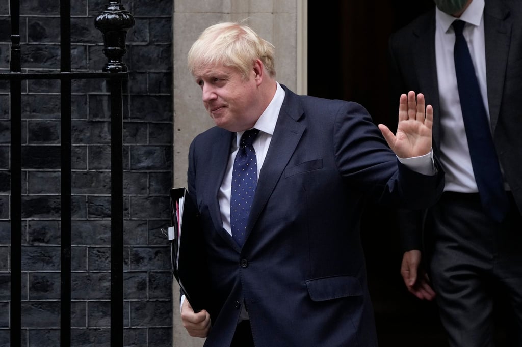 Boris Johnson, Premierminister von Großbritannien, verlässt die 10 Downing Street.