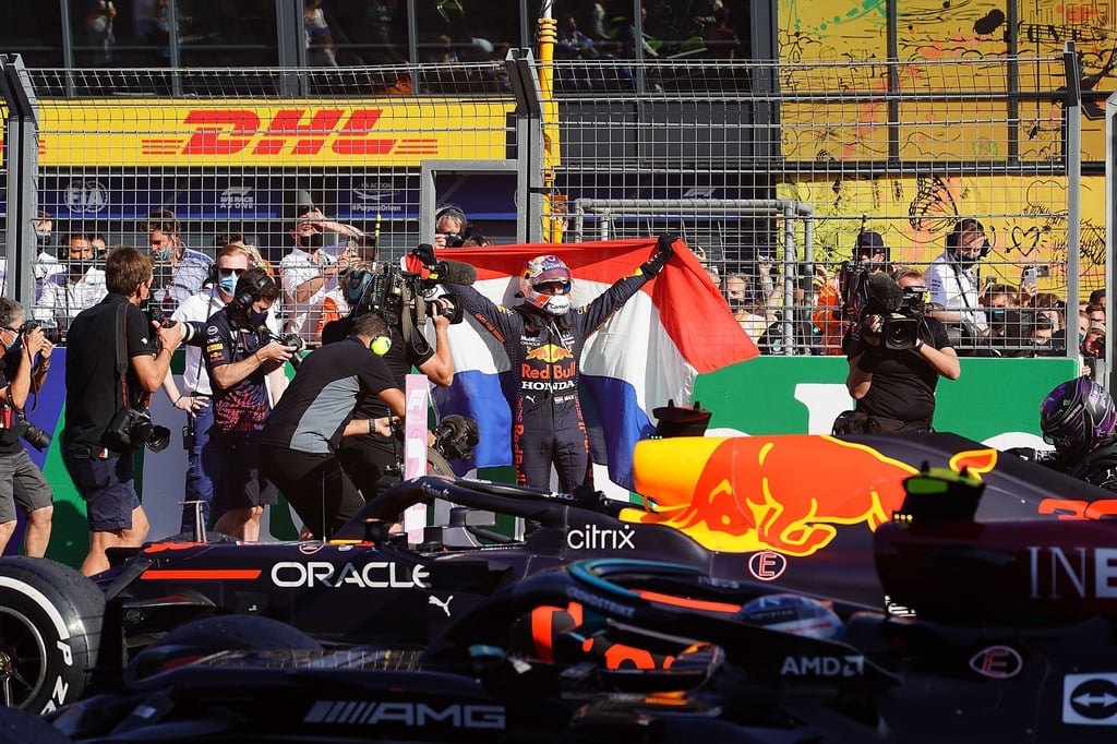 Heimsieg: Max Verstappen feiert seinen Erfolg in Zandvoort.