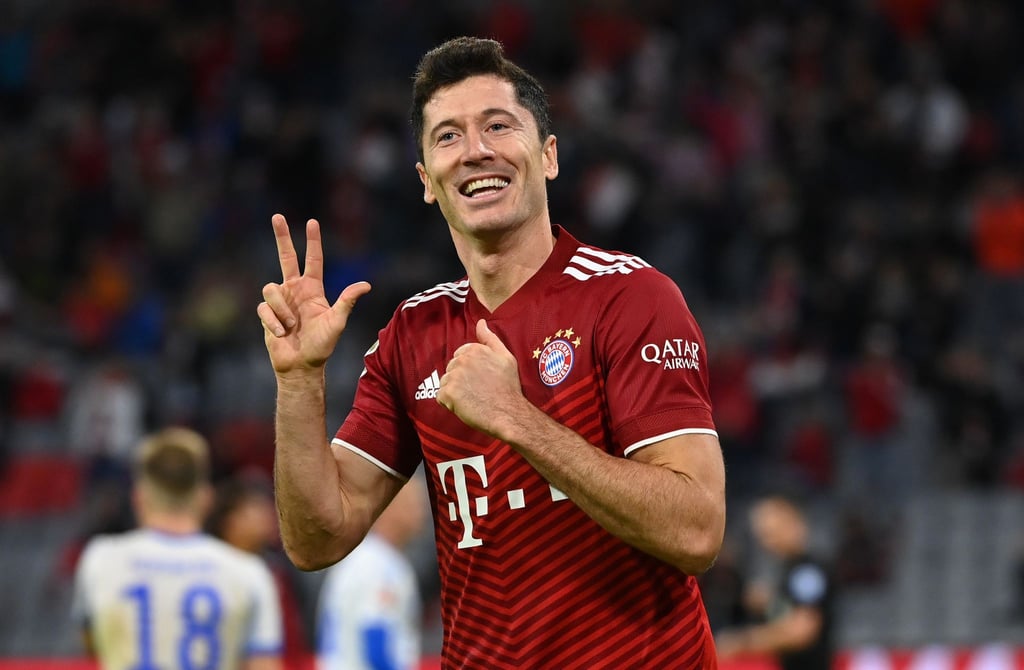 Bayern-Stürmer Lewandowski traf beim 5:0-Sieg gegen Hertha BSC dreifach.