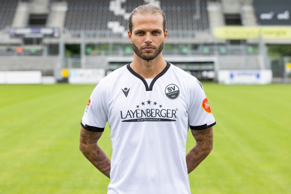 Dennis Diekmeier beim Medientag des SV Sandhausen im BWT-Stadion am Hardtwald.