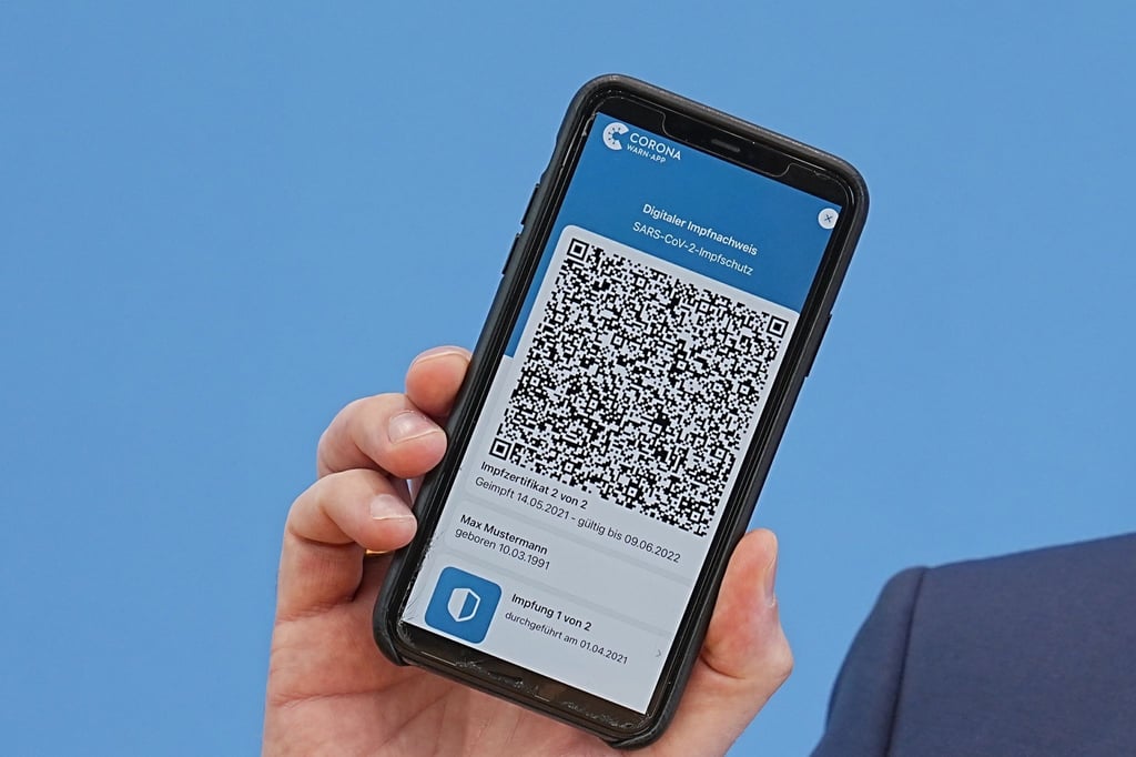 Die App zum digitalen Impfpass wird in Berlin präsentiert.