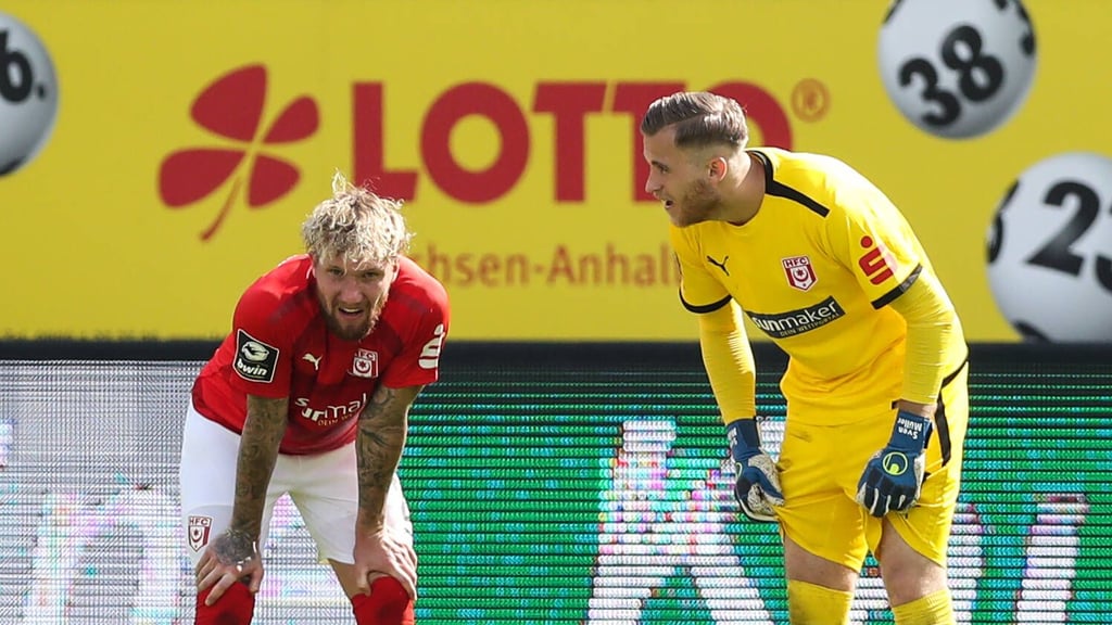 Jan Löhmannsröben (l.) und Sven Müller waren die Hautpakteure in Halles Abwehrschlacht gegen 1860 München.