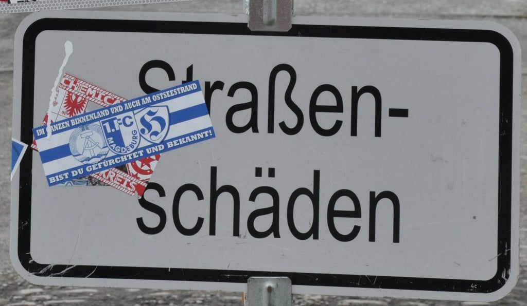Die Straßen in Trägerschaft der Verbandsgemeinde (hier Symbolbild) haben einen Investitionsstau.