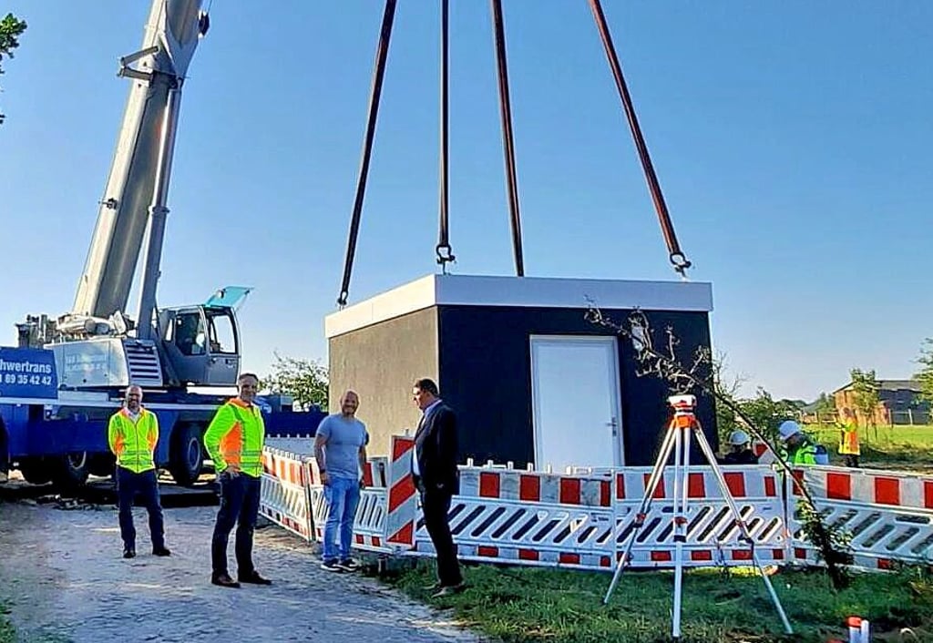 Das Glasfasernetz in der Altmark wächst stetig. In Jeggau wurde dieser Tage ein Technikgebäude installiert.