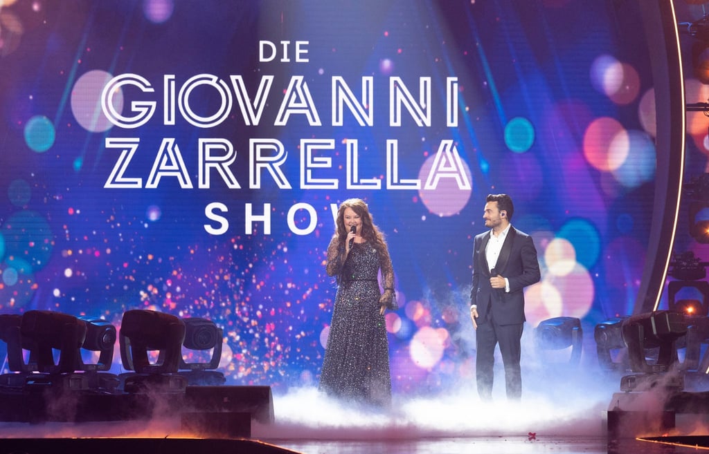 Die britische Sopranistin Sarah Brightman und der Sänger Giovanni Zarrella stehen in der "Giovanni Zarrella Show" gemeinsam auf der Bühne.