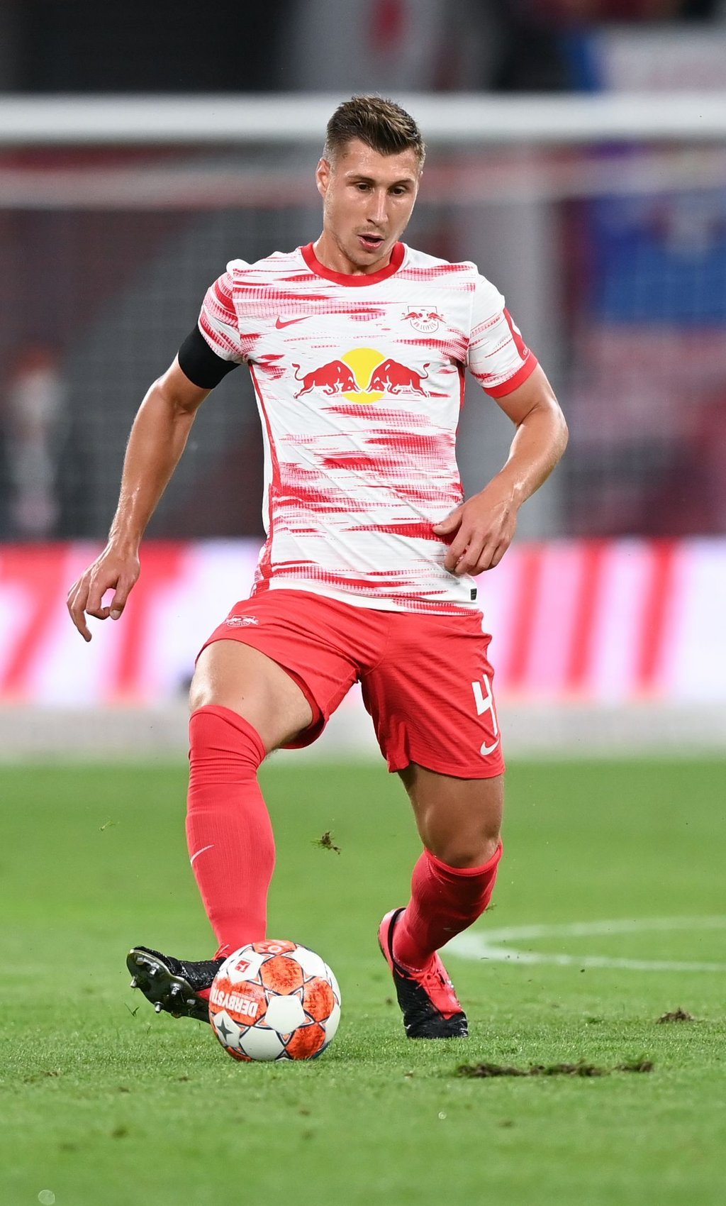Kritisiert die Transferpolitik von RB Leipzig: Willi Orban in Aktion.