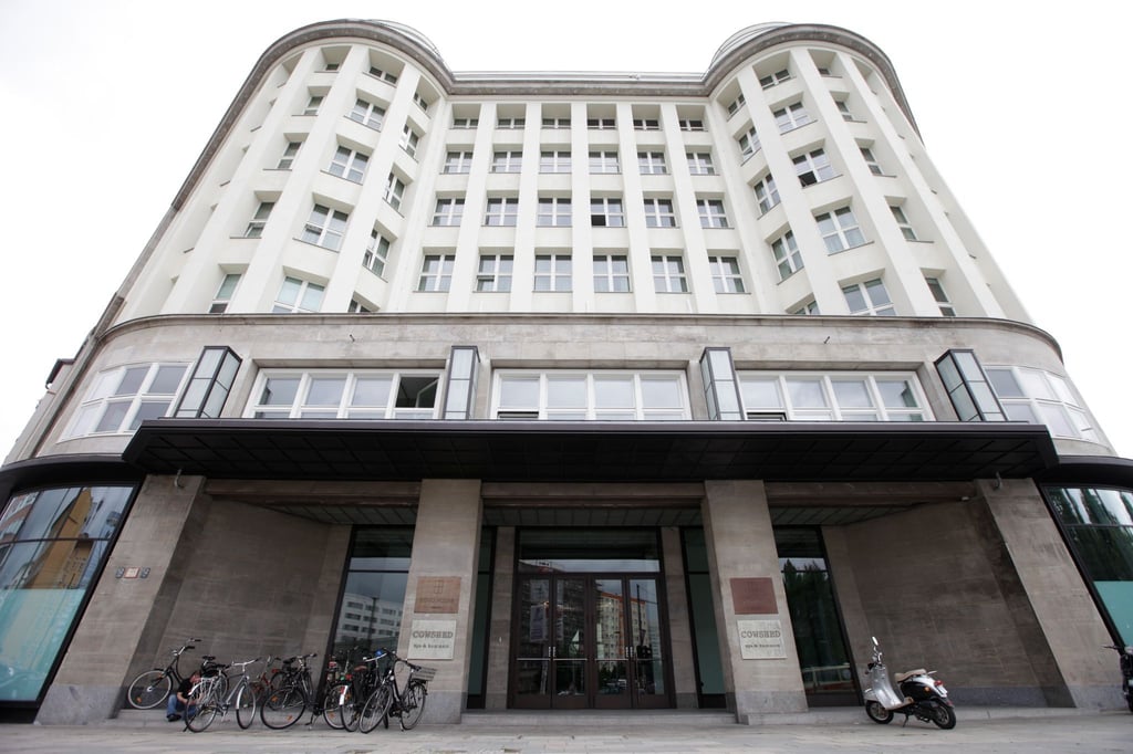 Das Gebäude mit der Hausnummer 1 in Berlins Torstraße hat eine lange Geschichte.