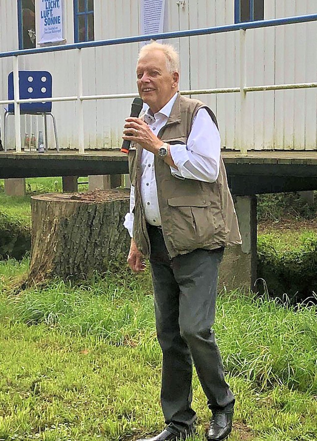DieterJunkers, Großneffe von Hugo Junkers, im Rehsumpf.