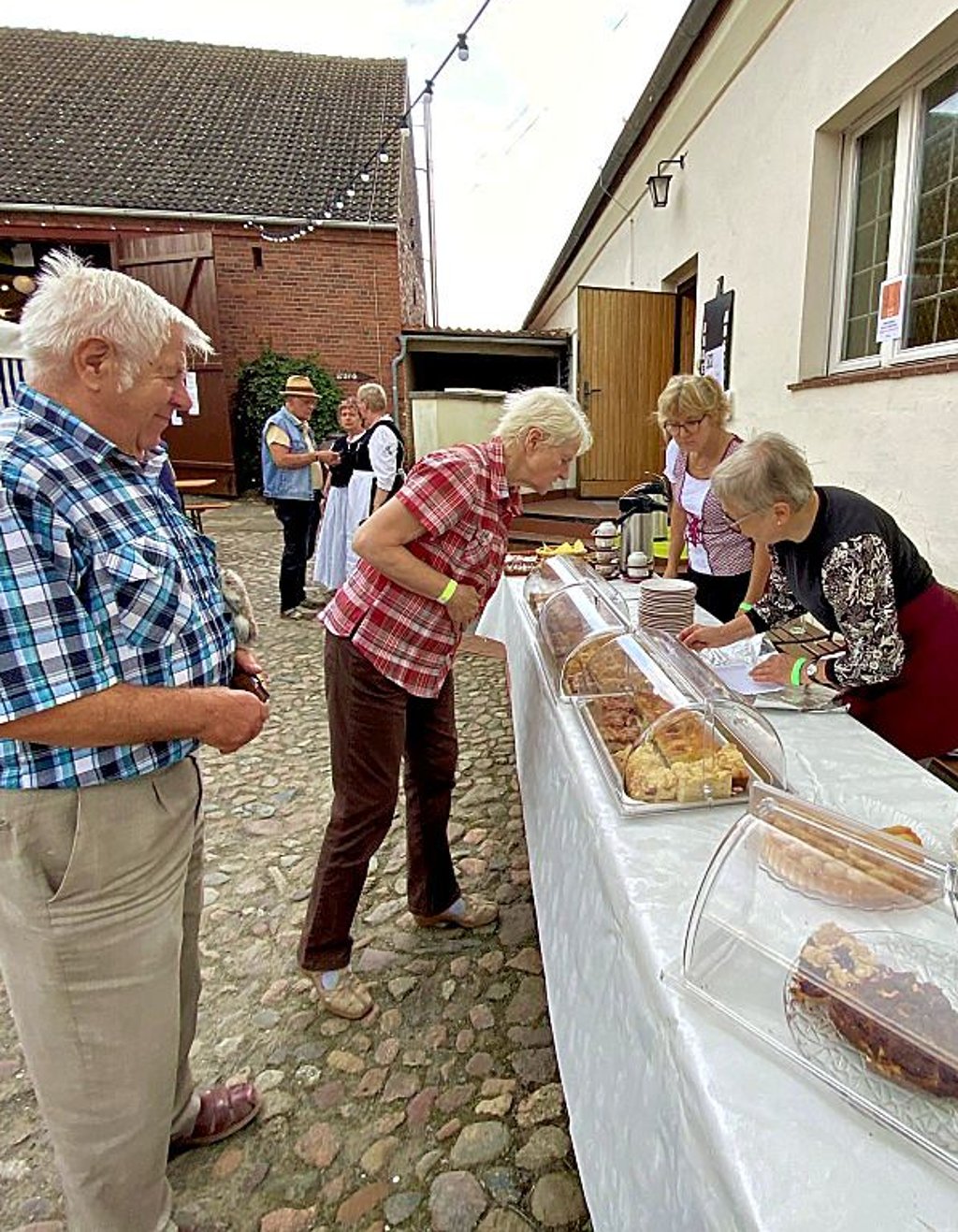 Ein leckeres Kuchenbüffett ist Tradition, wenn das Bauernmuseum einlädt.