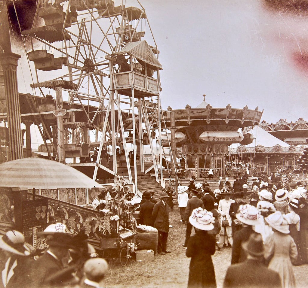 Wiesentrubel vor 100 Jahren mit Riesenrad und Fahrgeschäften