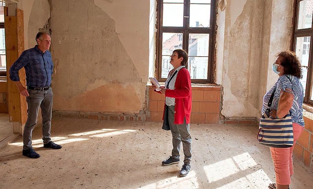 Johanna Looff, die Enkelin des Notars Ernst Looff, empfing die Besucher auch in ihrem ehemaligen Kinderzimmer.