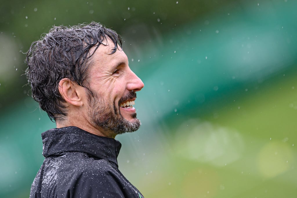 Voller Vorfreude auf die Champions League: Wolfsburgs Trainer Mark van Bommel.