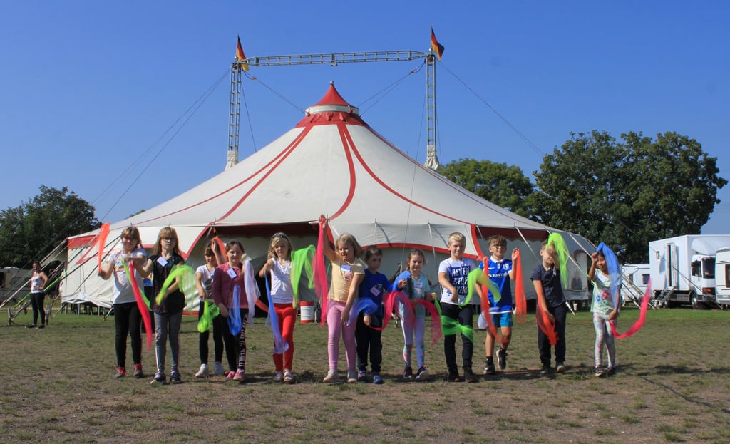 Der Projektzirkus von André Sperlich macht aktuell Station in der Grundschule Dahlenwarsleben.