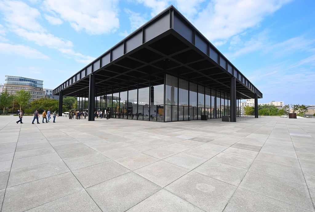 Die Neue Nationalgalerie, nach Plänen des Architekten Ludwig Mies van der Rohe erbaut und nun instandgesetzt.