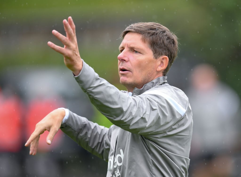 Muss Frankfurts Europa-Auftakt aus der Loge aus verfolgen: Eintracht-Coach Oliver Glasner.