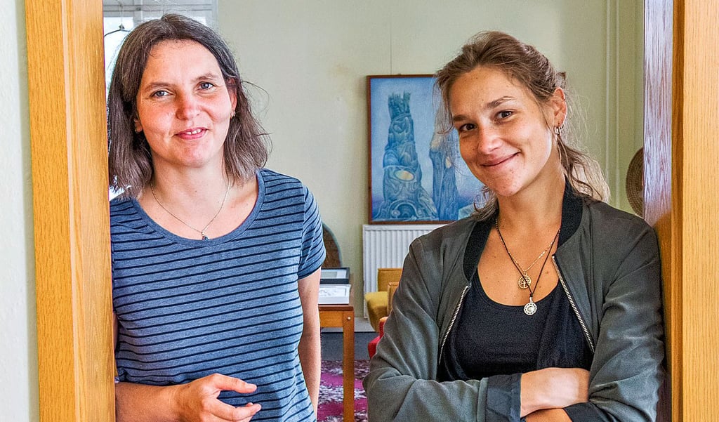 Festivalleiterin Katja Berger (l.) und Stimulart-Koordinatorin Eva Großblotekamp begleiten das Pop-up-Festival in Naumburg.