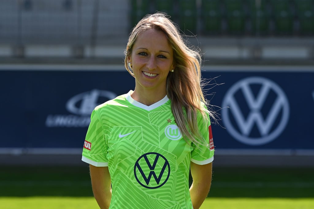 Kathrin Hendrich verlängerte ihren Vertrag beim VfL Wolfsburg.