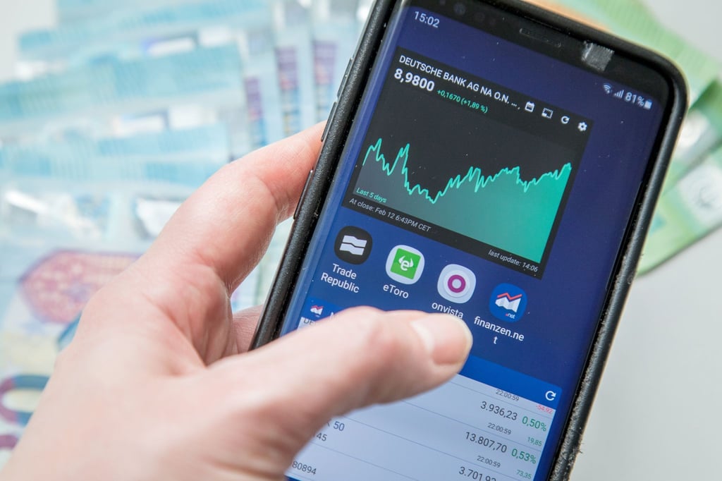 Sind aktive Fonds besser als ein Index? Eine aktuelle Studie zeigt: Fondsmanager laufen dem Markt oft hinterher.