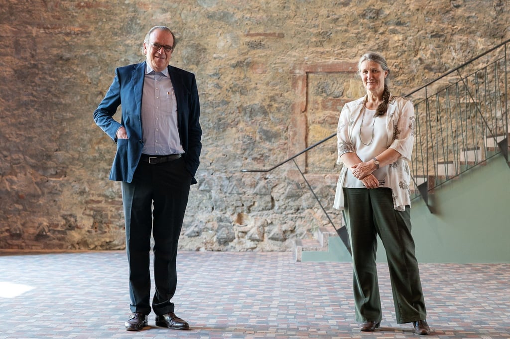 Anne Bohnenkamp-Renken, Direktorin des Freien Deutschen Hochstifts, undC hristoph Mäckler, verantwortlicher Architekt für das Romantik-Museum, beim Presserundgang.