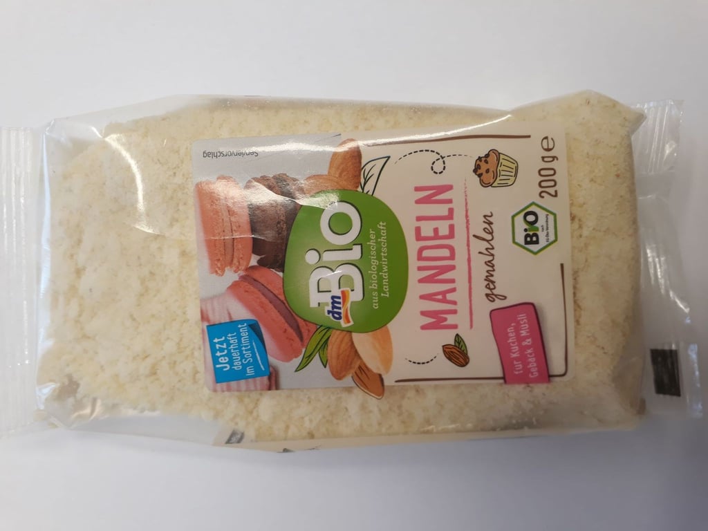 200g „dmBio Mandeln gemahlen“.