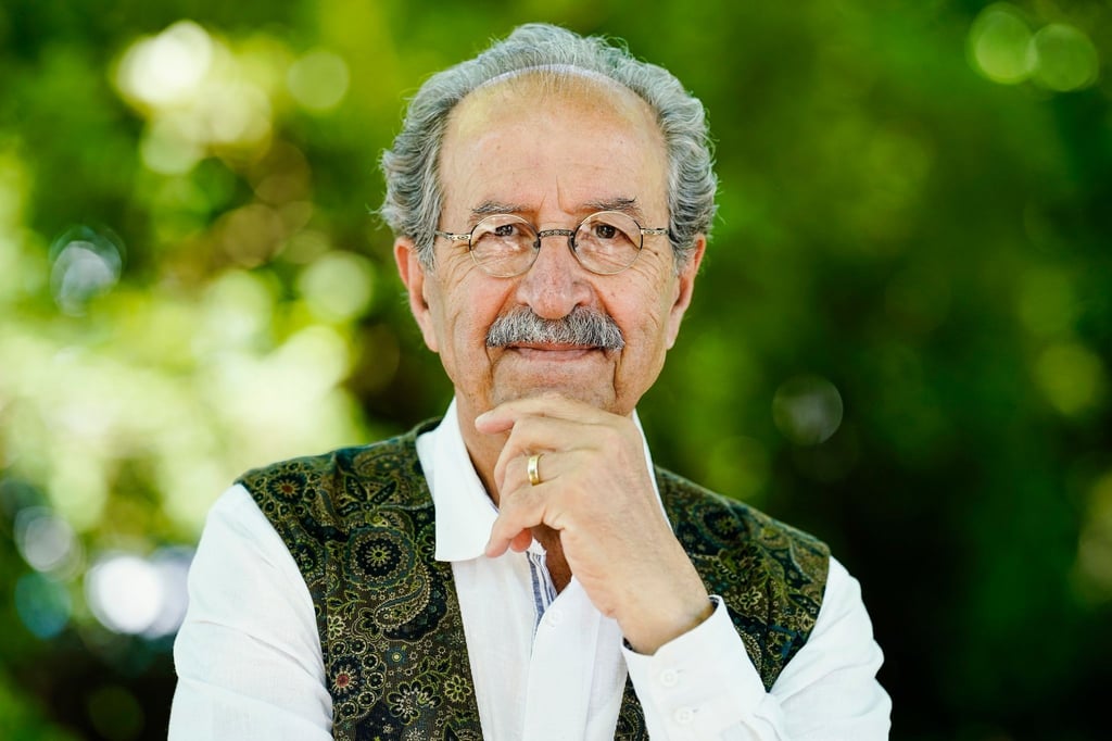 Der Schriftsteller Rafik Schami schreibt: „Mein Sternzeichen ist der Regenbogen“.