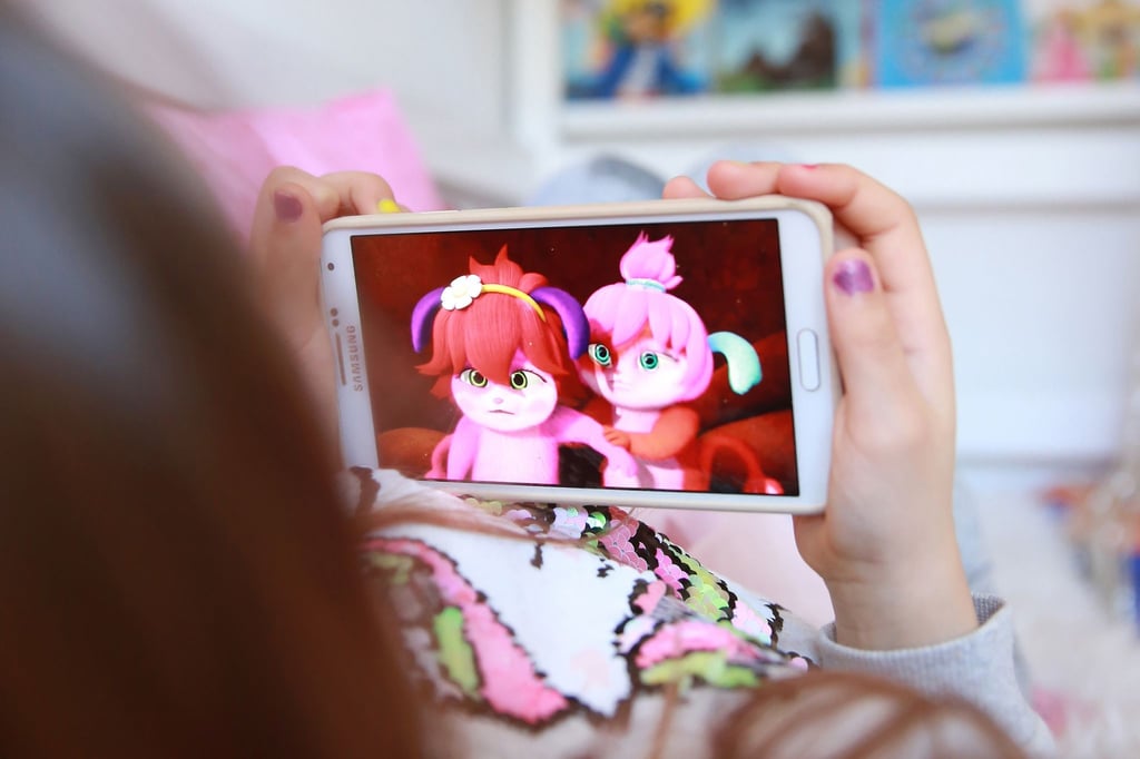 Google will einige Neuerungen für mehr Jugendschutz einführen. YouTube etwa deaktiviert für unter 18-Jährige die automatische Wiedergabe und schaltet zugleich Pausen- und Schlafenszeiterinnerungen ein