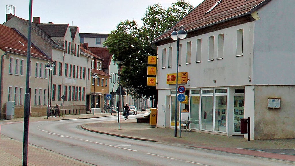 Die Postfiliale in der Tangerhütter Bismarckstraße (Bahnübergang) schließt zum Jahresende.