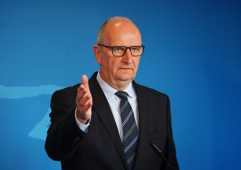 Dietmar Woidke (SPD), Ministerpräsident von Brandenburg, informiert über die aktuelle Corona-Lage.
