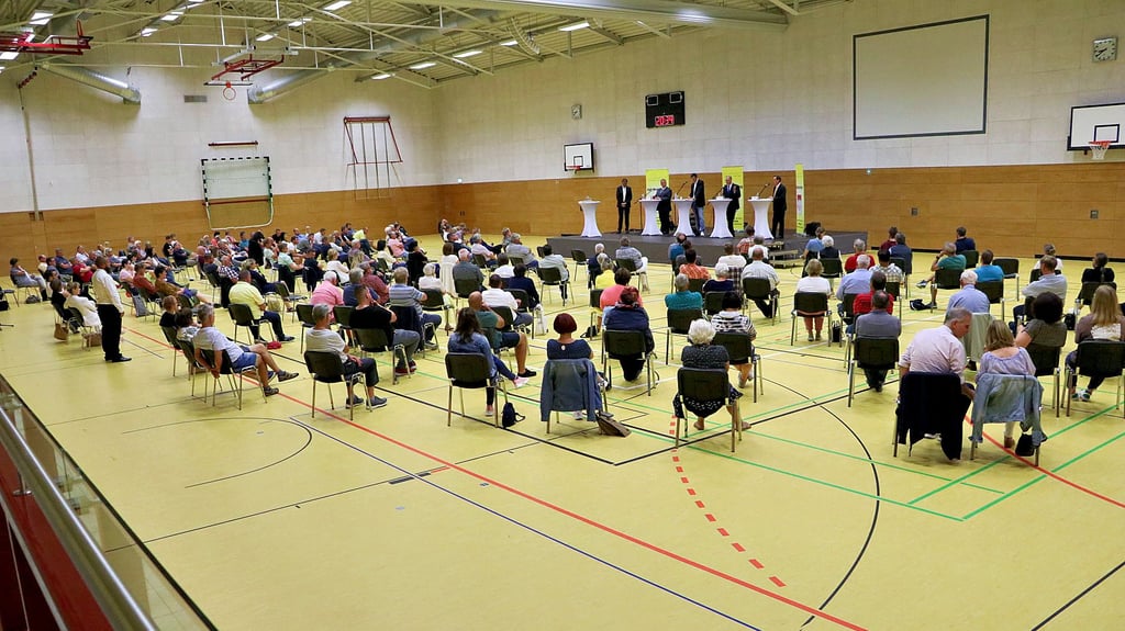 Blick in die Mehrzweckhalle in Jessen-Nord. 150 Stühle waren gestellt. Gewählt wird am 26. September.