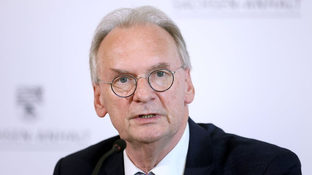 Reiner Haseloff (CDU) macht das schlechte Abschneiden der CDU im Osten auch an Armin Laschet fest.