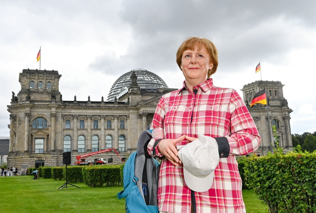 Die Wachsfigur von Bundeskanzlerin Angela Merkel (CDU) aus Madame Tussauds Berlin steht im Freizeitlook.