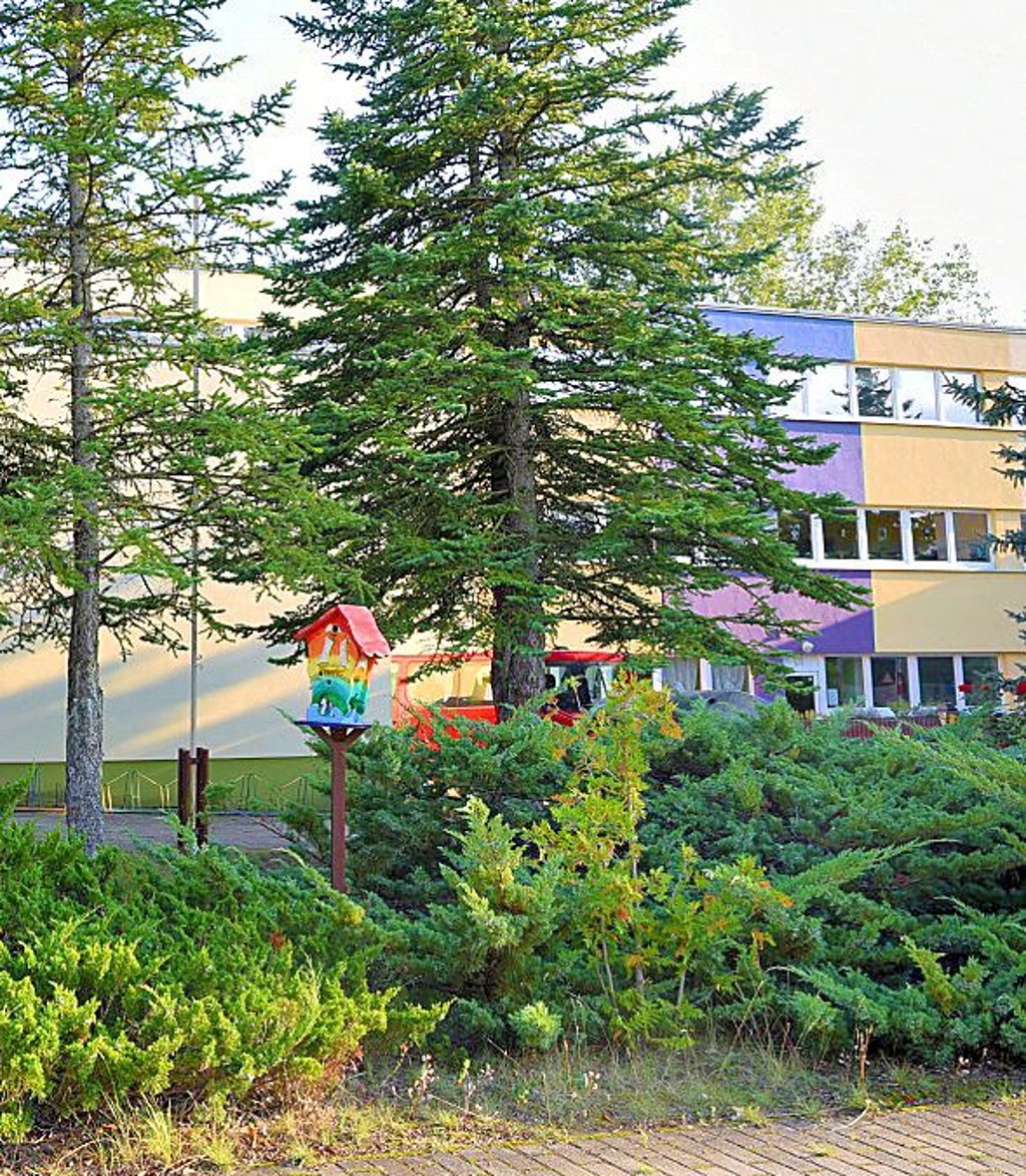 Die Kindertagesstätte ?Haus Regenbogen? mit Hort und Tagesgruppe befindet sich in Trägerschaft der Werkstatt für Bildung und Begegnung.
