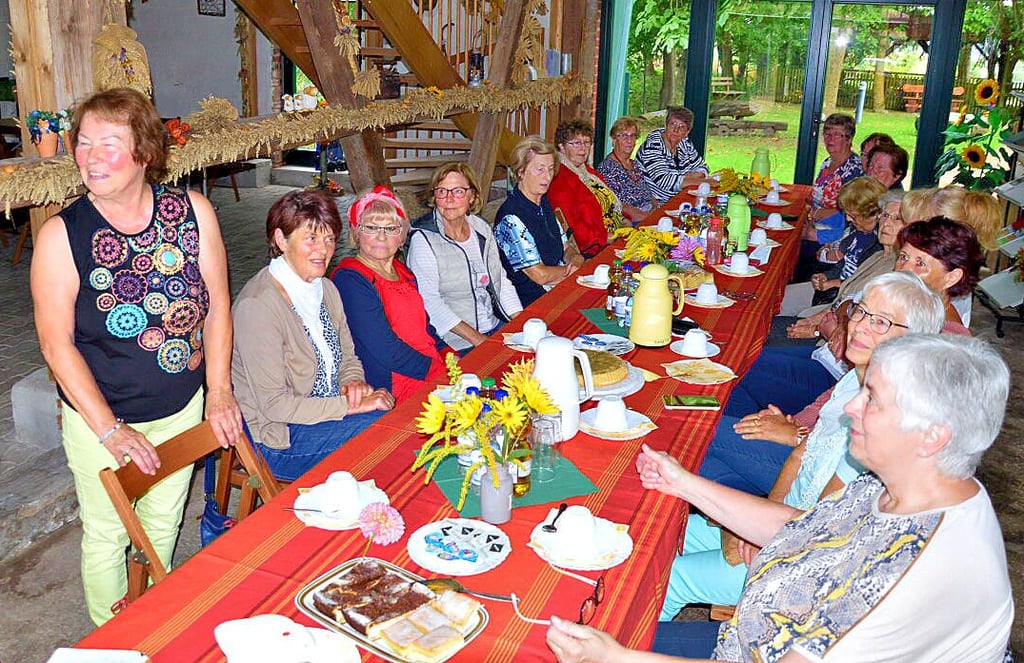 Die Landfrauen aus Uenglingen unternahmen am vergangenen Mittwoch einen Ausflug auf den Altmarkhof Schäplitz.