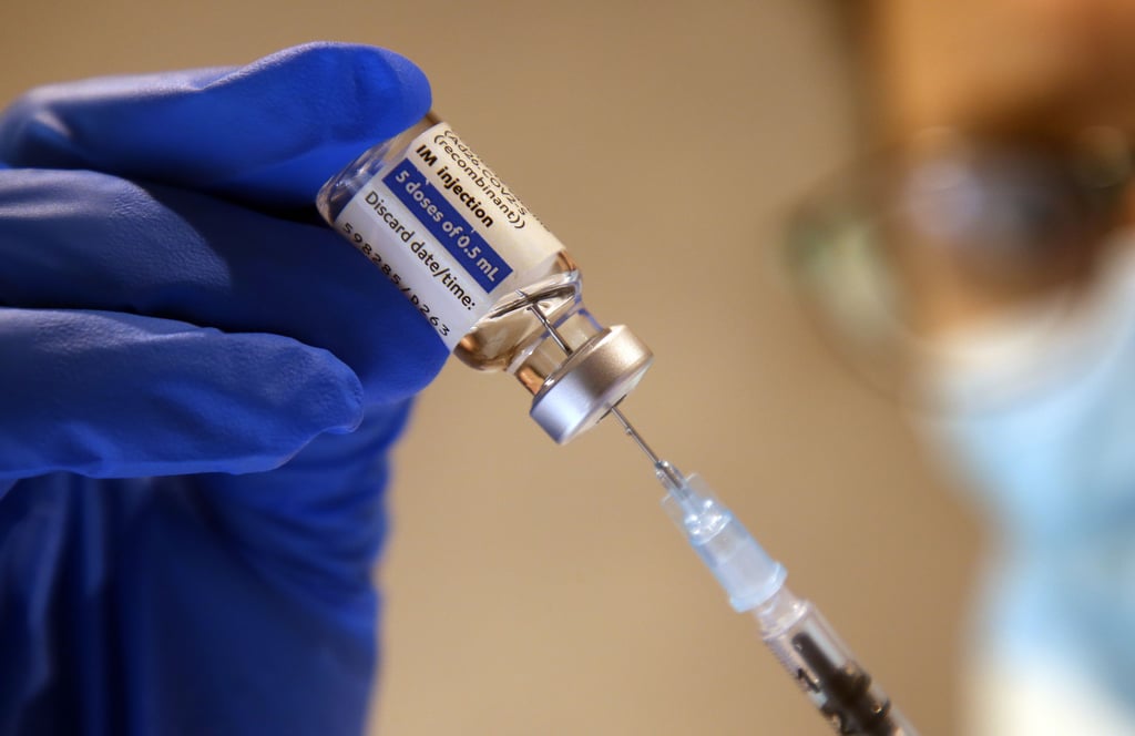 Wer die Impfung hat oder genesen ist, bekommt auch weiter die Lohnfortzahlung im Quarantäne-Fall.