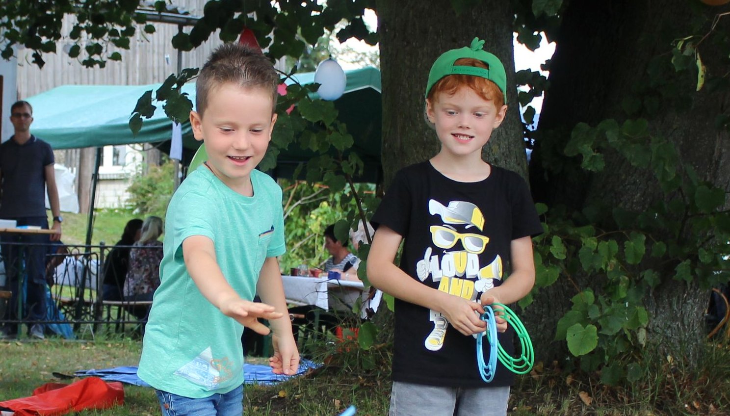 Kaffee, Kino, spaßige Kinderspiele am Deetzer Teich Heimatverein lässt