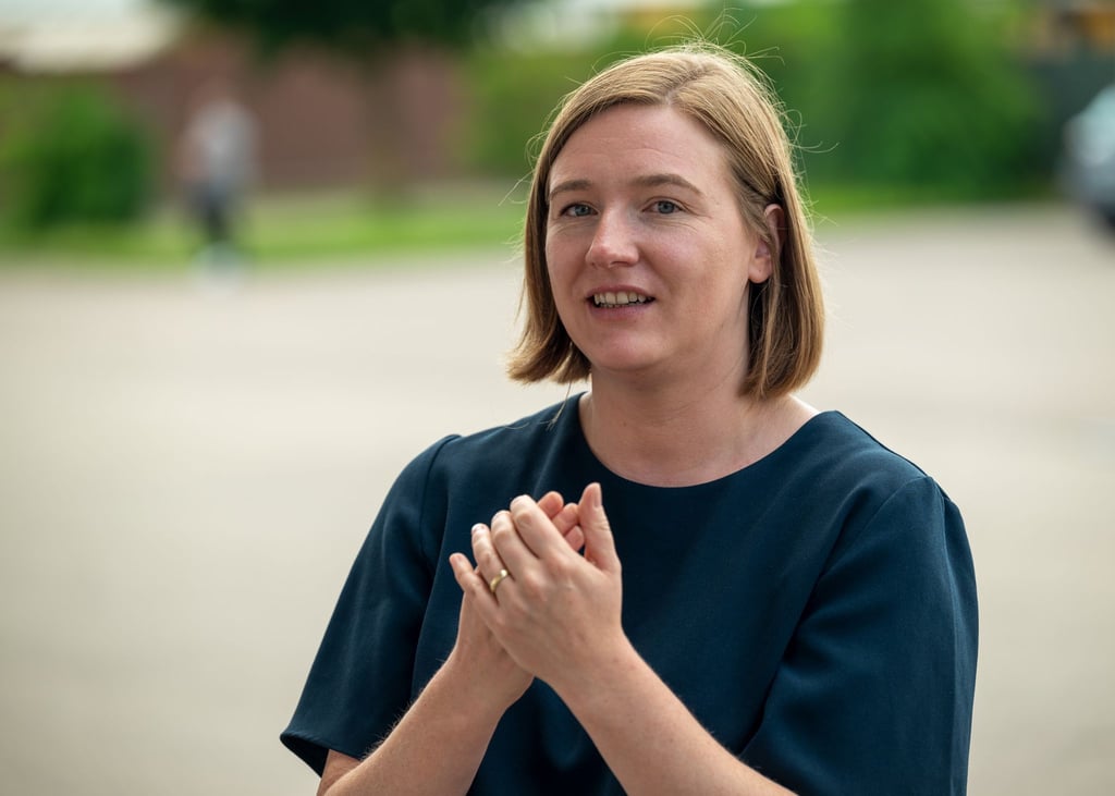 Die rheinland-pfälzische Familienministerin Katharina Binz spricht in Trier.