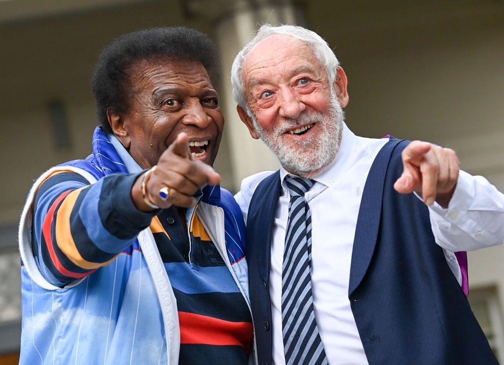 Roberto Blanco (l) und Dieter Hallervorden bei der Vorstellung des Programms für die neue Spielzeit im Schlosspark Theater.