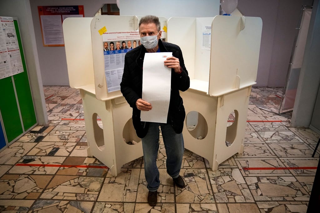 Stimmabgabe in einem Wahllokal in Moskau.