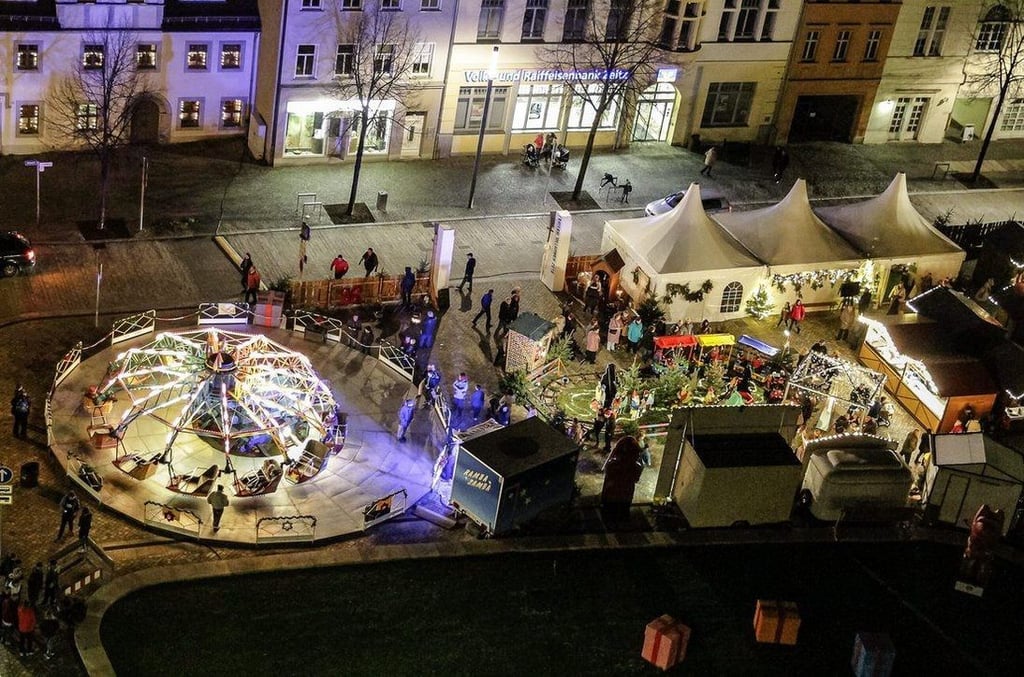 So sah er aus, der Weihnachtsmarkt auf dem Zeitzer Altmarkt