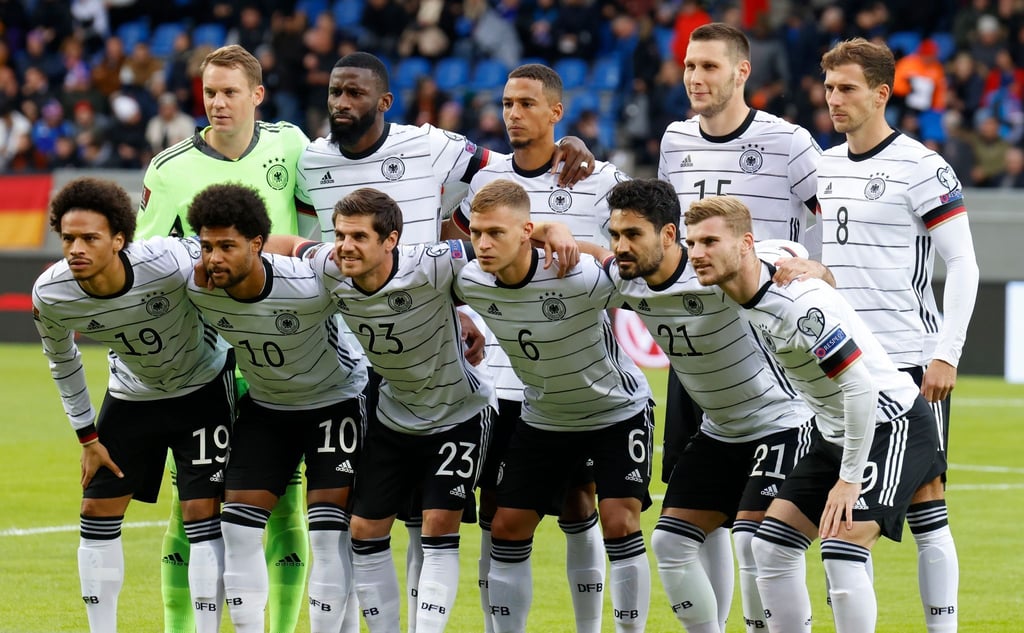 Ein Teil der deutschen Nationalspieler musste auf der Rückreise einen Stopp einlegen.