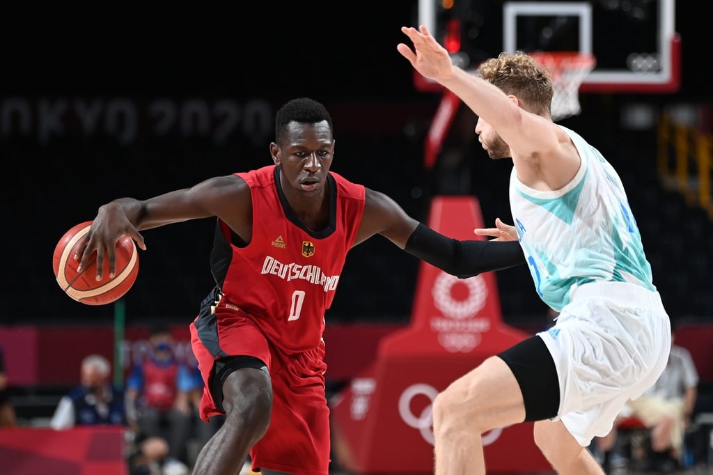 Isaac Bonga (l) wechselt nach Toronto.