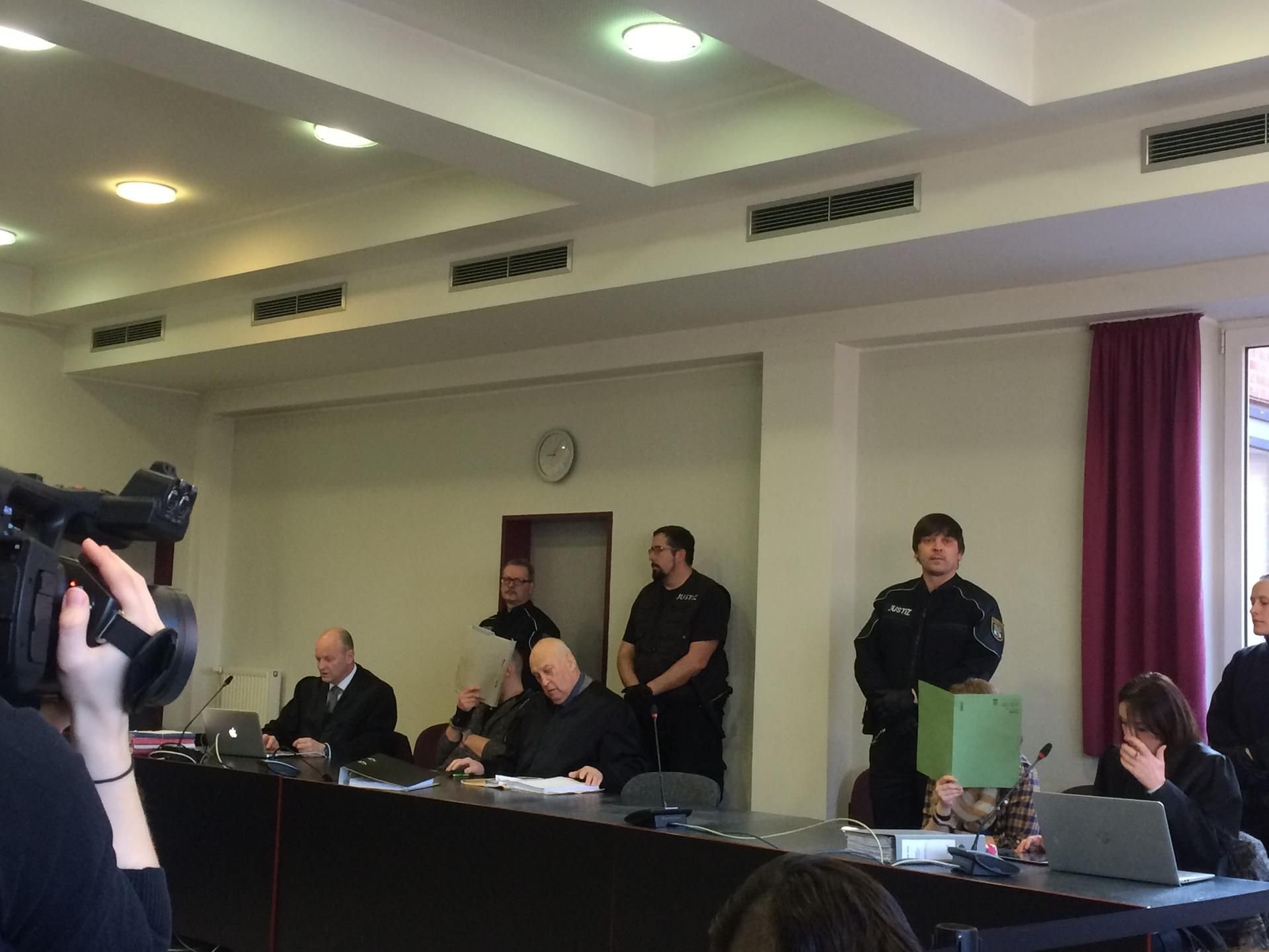 Sebastian F. und Xenia I. auf der Anklagebank