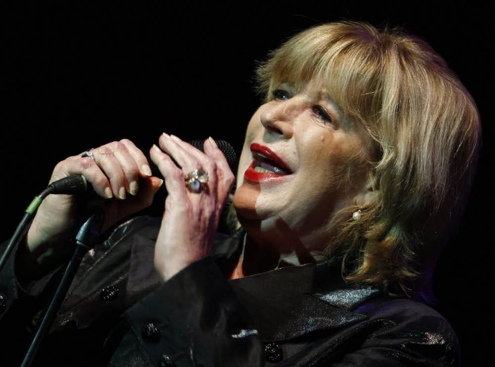 Marianne Faithfull: Jede Falte und jedes Lied erzählt von einem wildem Leben mit unfassbaren Höhen und Tiefen.