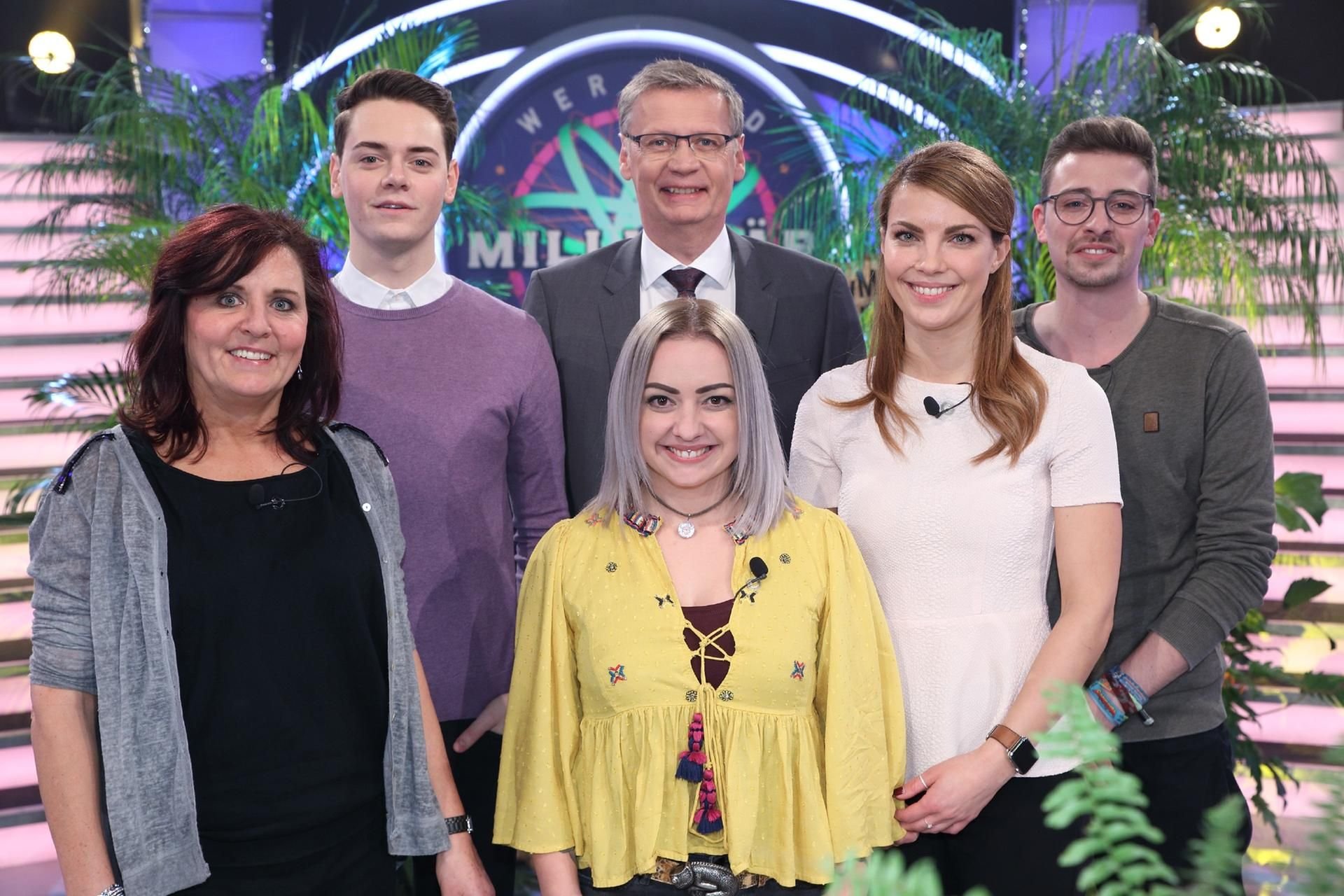 Günther Jauch mti den Kandidaten des WWM-Dschungelspecials