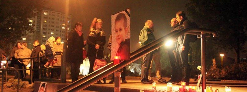 Gedenken an Elias in Potsdam-Schlaatz. Der Sechsjährige war im Juli spurlos verschwunden.