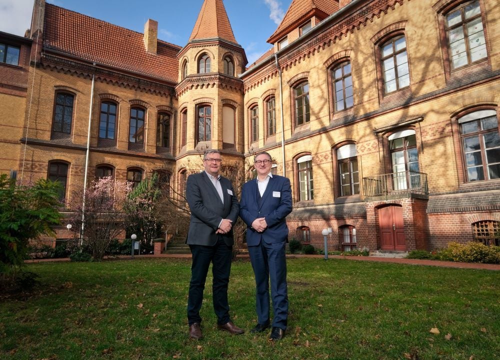 Der theologische Vorstand Christian Beuchel (rechts) und der neue Geschäftsführer Michael Rohde