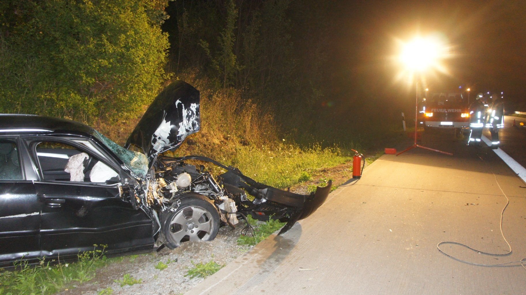 Ersten Polizeiangaben zufolge fuhr ein Pkw auf einen Kleintransporter auf.