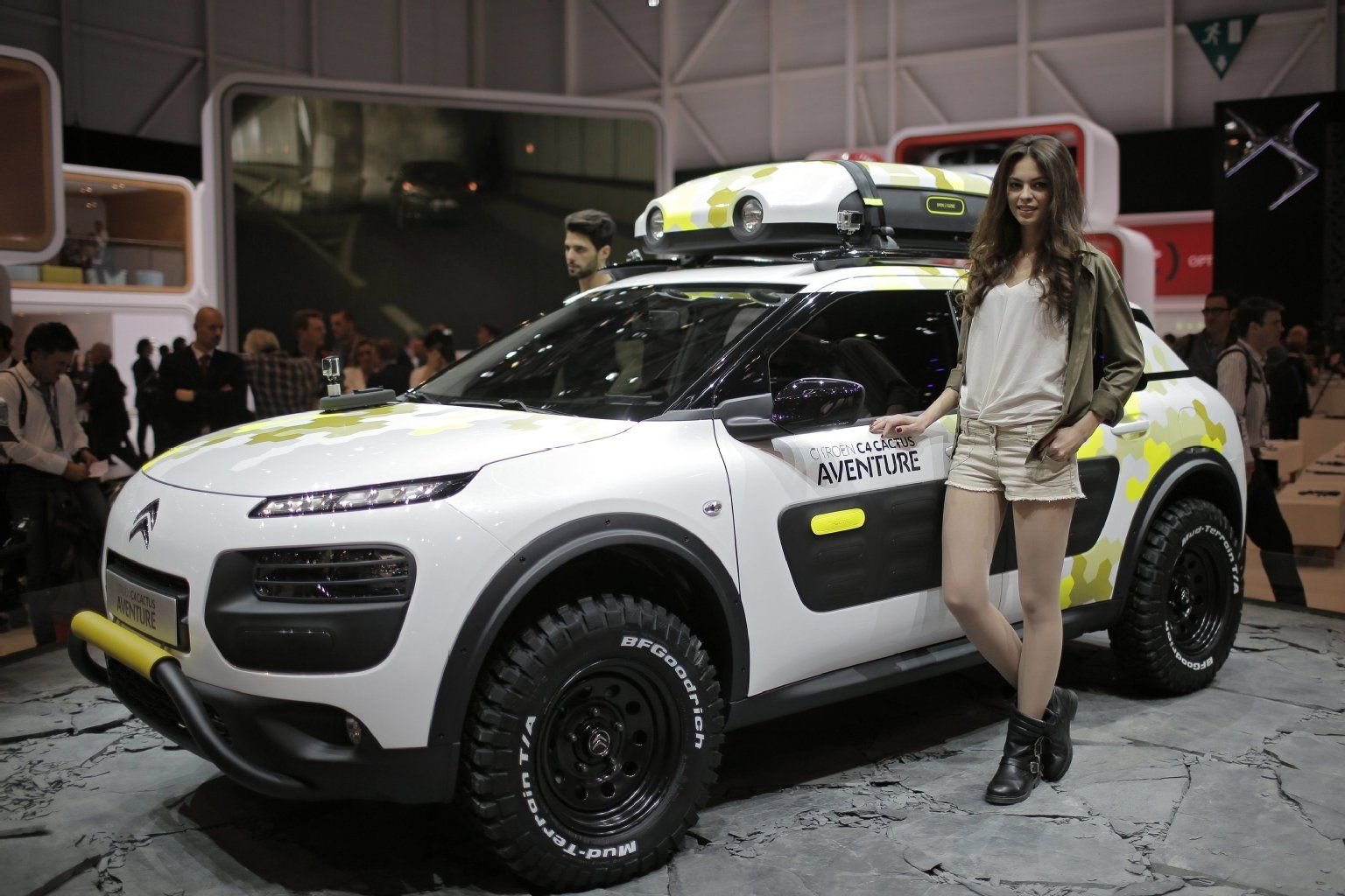 Der Citroen Cactus ist in Genf auch in der hochbeinigen SUV-Variante als Cactus Aventure zu sehen.