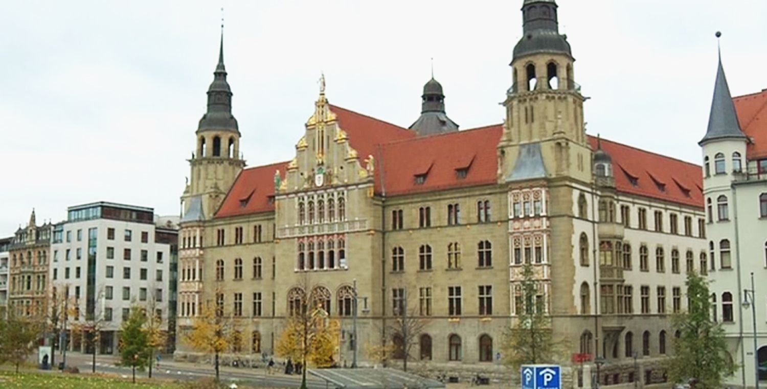 Weil er seine Ehefrau im Januar vergewaltigt und zwei Monate später bedroht haben soll, steht ein Afghane vor dem Landgericht in Halle.